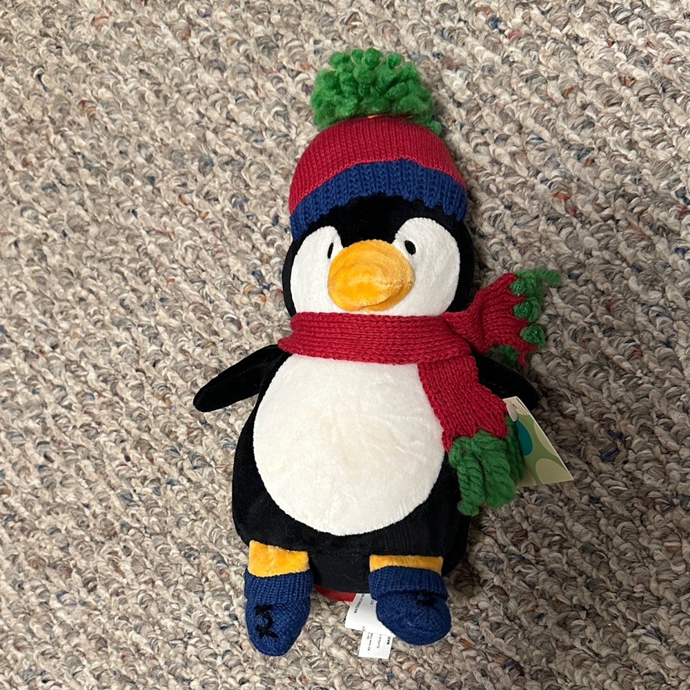 NWT 2003 2004 PENGUIN PLUSH WITH SCARF & PULL TAIL FOR WIGGLES 10-12”